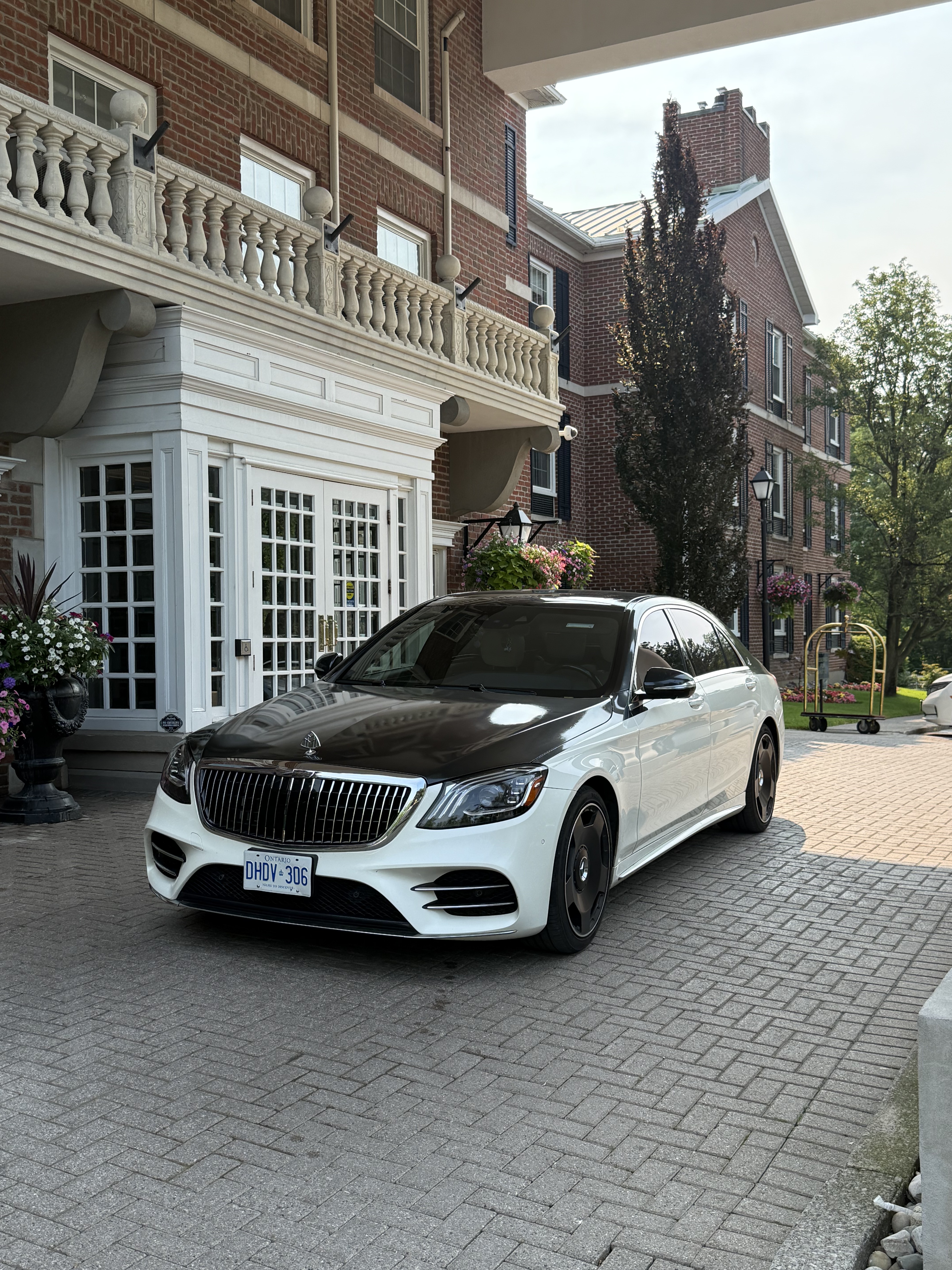Chauffeured Mercedes-Maybach at Niagara estate